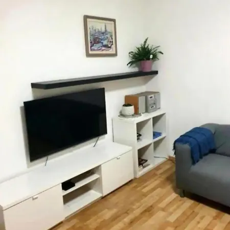 Near Center Apartment Split