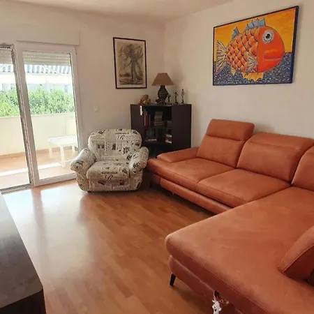 Great For 5 Near Center Split