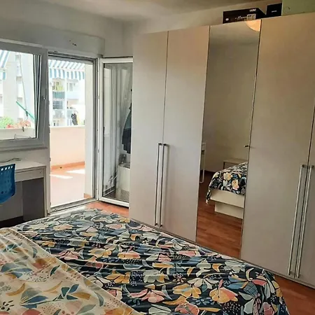 Great For 5 Near Center * Split